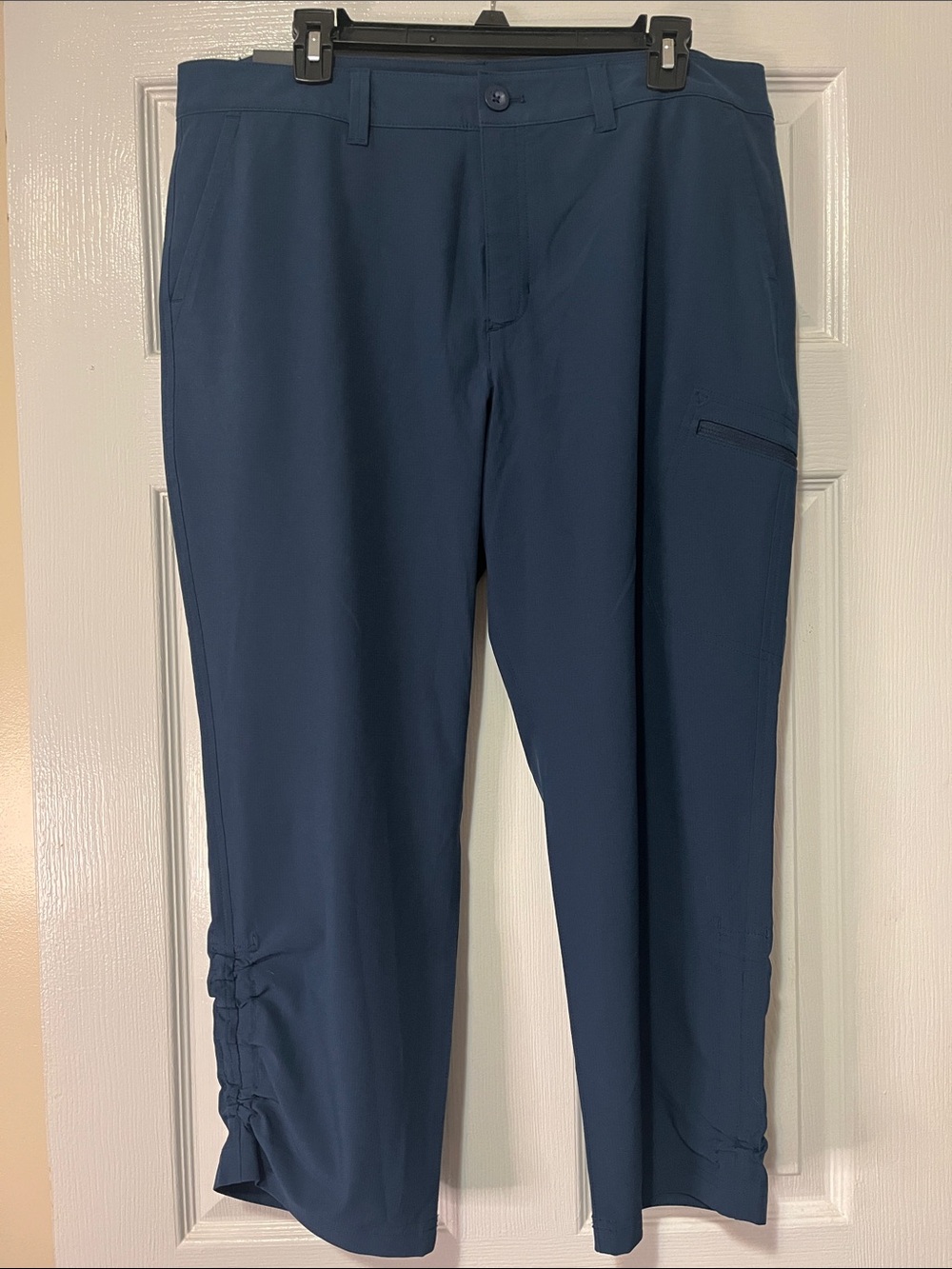 Eddie Bauer Ripstop Crop pants. Women’s size 12 NWT Navy Blue